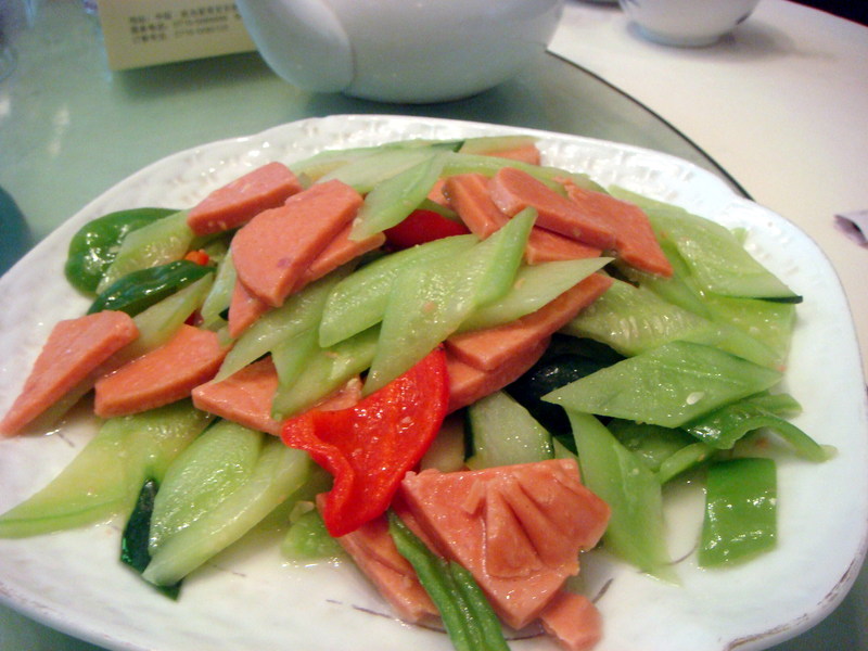 Image: /media/?path=/trips/2007-08-13 China/2007-08-21_Wudang/20070821-122000-0-Joe.jpg